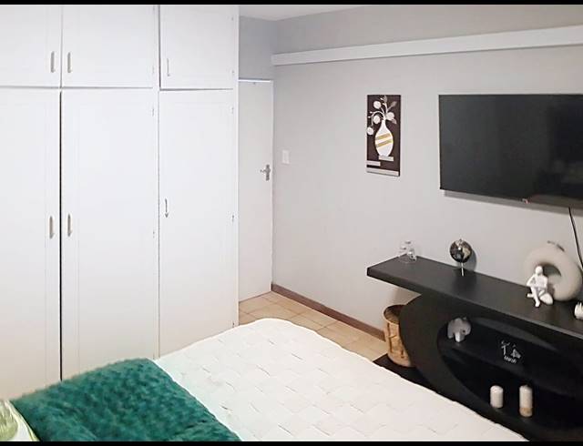 2 BEDROOM SECTIONAL TITLE FOR SALE IN SCOTTBURGH CENTRAL